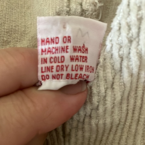 Woman’s size Medium jumper. Two front pockets. - Picture 4 of 4